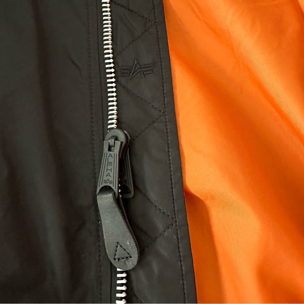 NWOT Alpha Industries Bomber Jacket - Picture 5 of 12